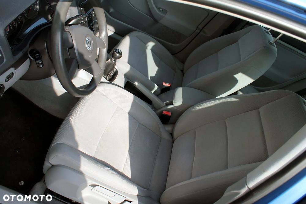 Volkswagen Golf - 10