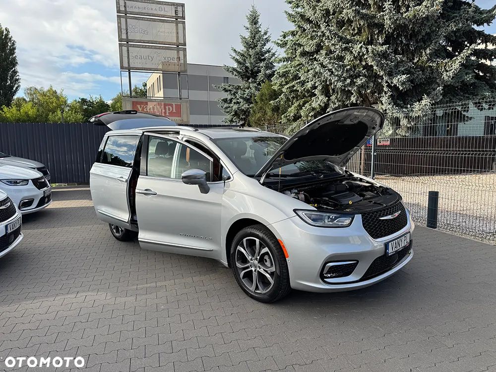 Chrysler Pacifica - 27