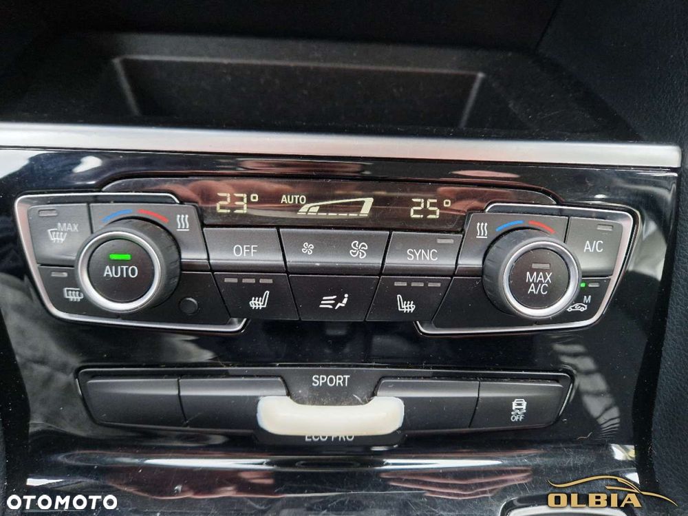 BMW Seria 2 218d Sport Line - 30