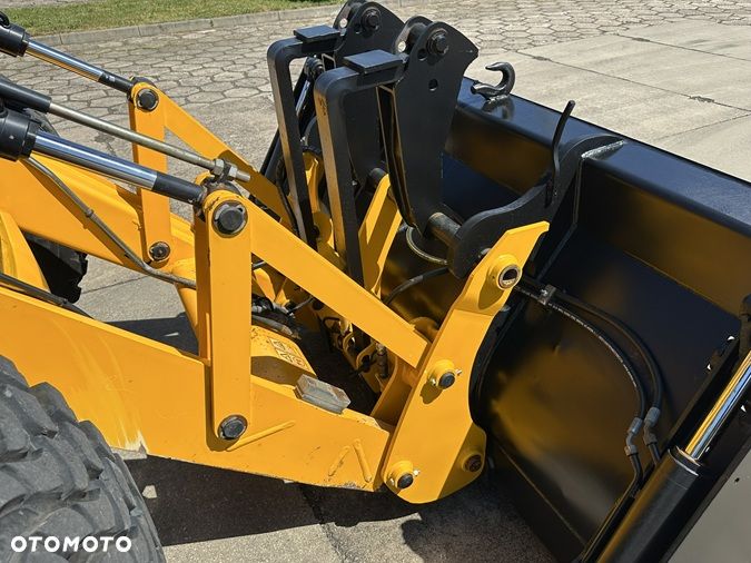 JCB 4CX ECO - 17