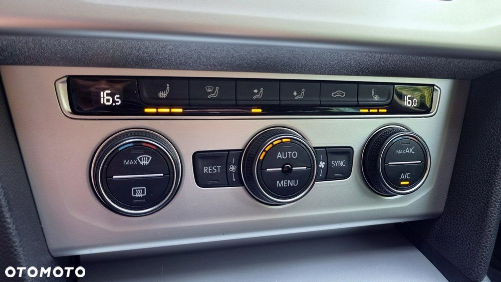 Volkswagen Passat - 18
