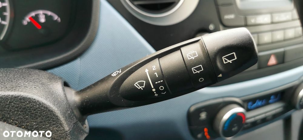 Hyundai i10 1.2 Fifa World Cup Edition - 10