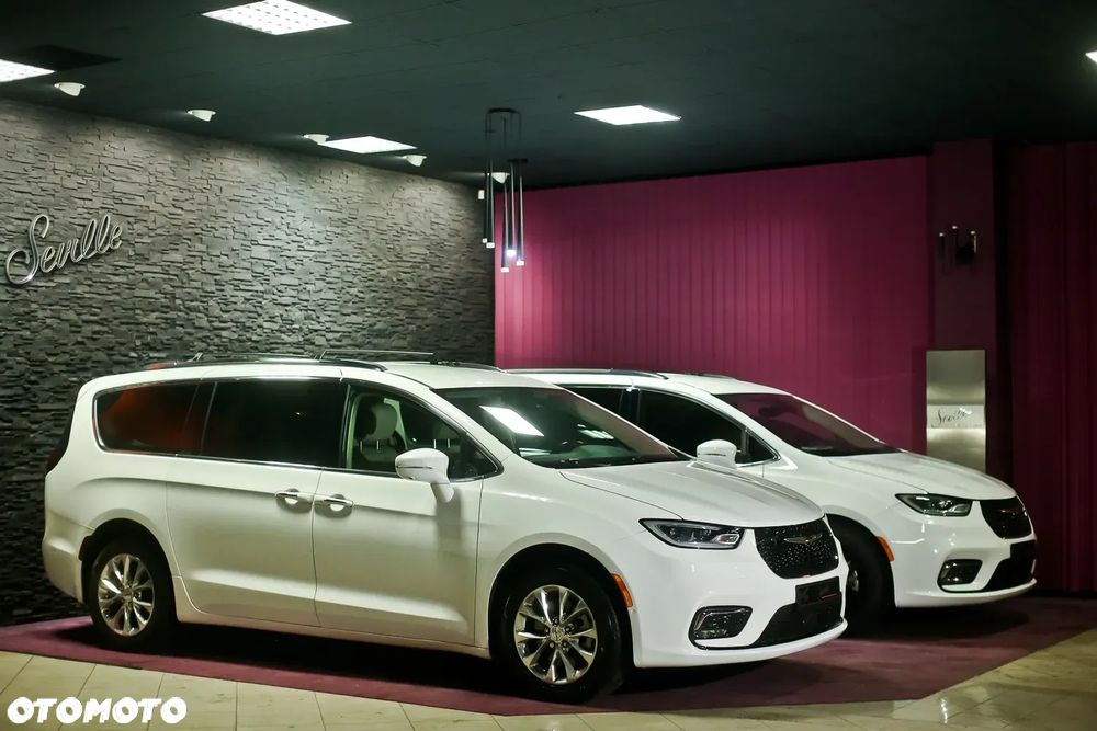 Chrysler Pacifica - 26