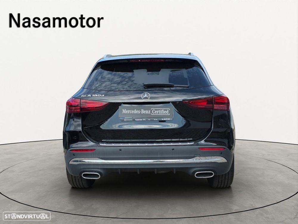 Mercedes-Benz GLA 180 - 4