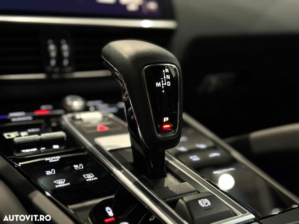 Porsche Cayenne - 38