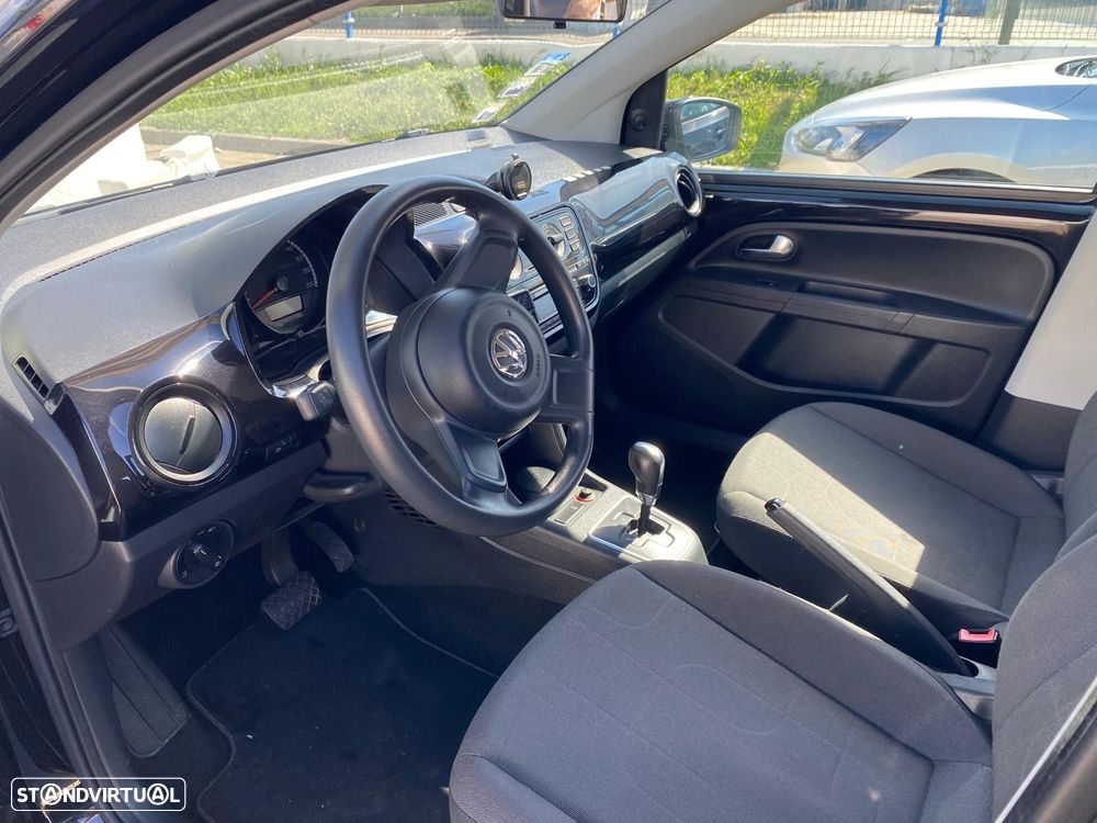 VW Up! 1.0 Move Auto - 6