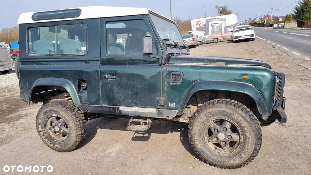 Land Rover Defender - 2