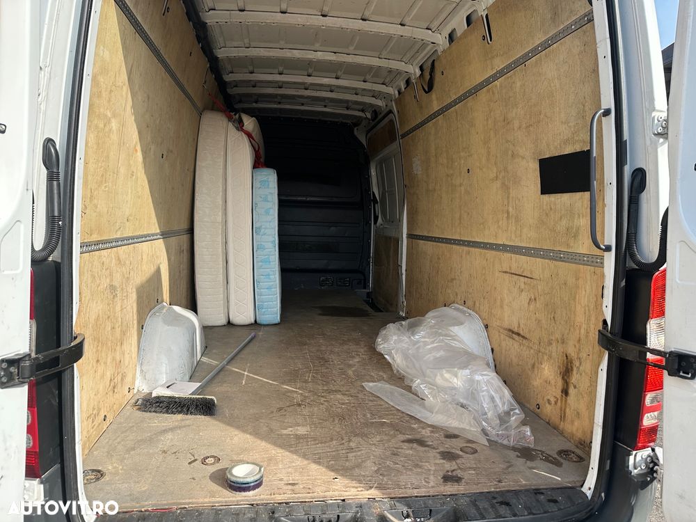 Mercedes-Benz Sprinter - 9