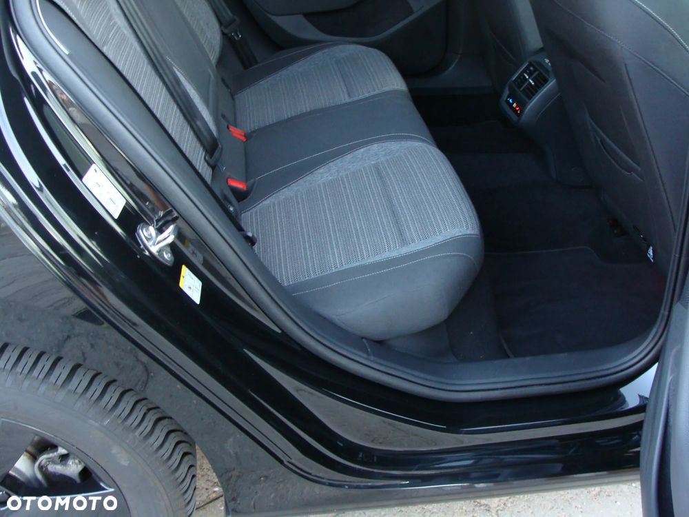 Skoda Superb 2.0 TDI DSG Selection - 33