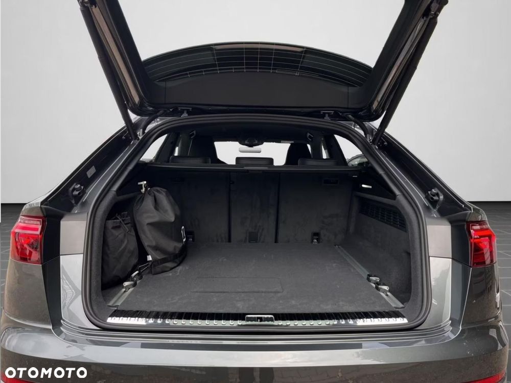 Audi Q8 - 11