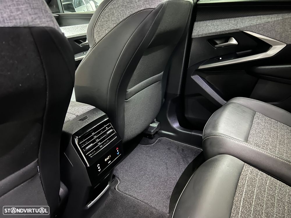 Peugeot 5008 1.2 Hybrid Allure e-DCS6 - 15