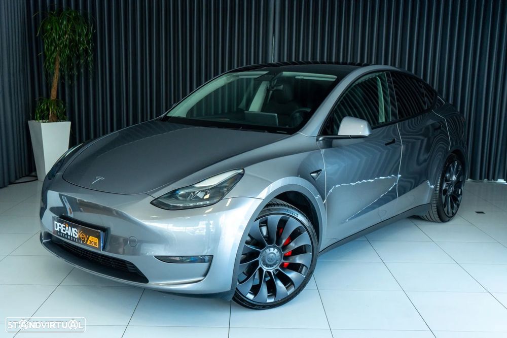 Tesla Model Y Performance Dual Motor AWD - 2