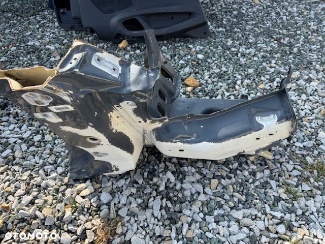 Ćwiartka prawa przód słupek próg Iveco Daily 2014r- - 1