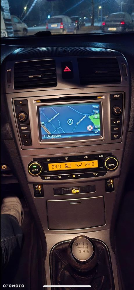 Toyota Avensis - 12