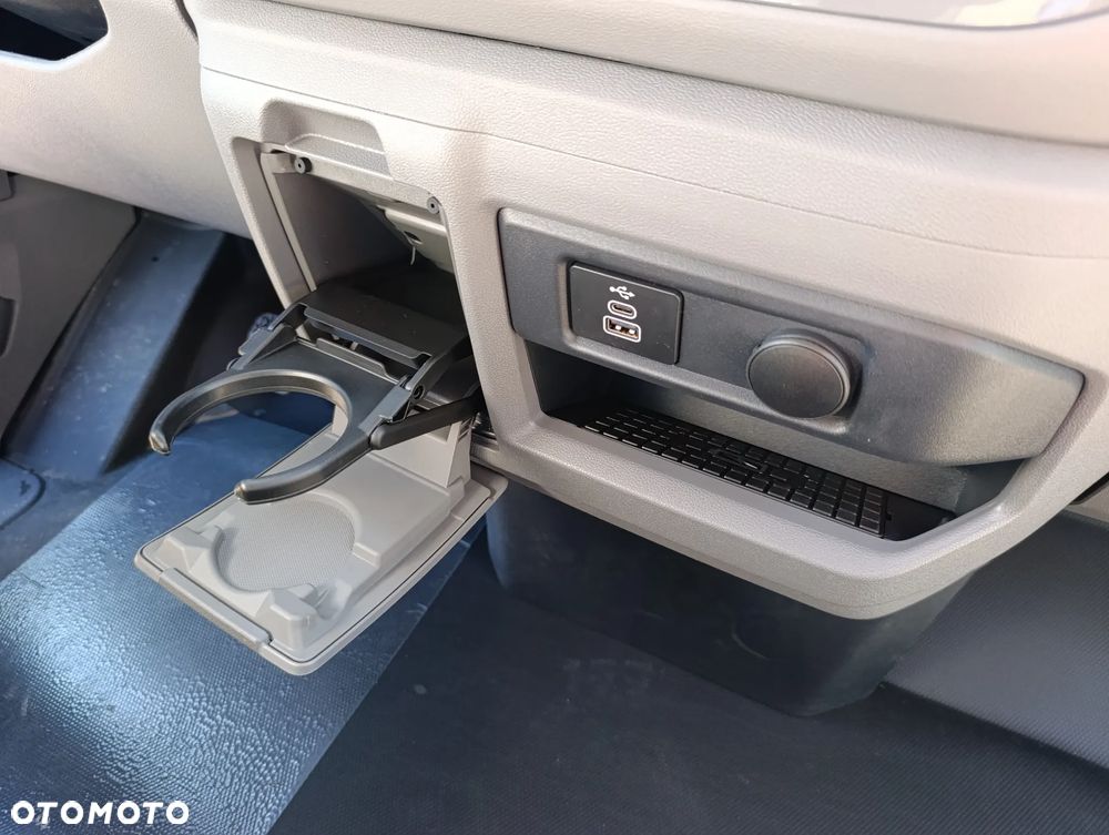Volkswagen Transporter - 13