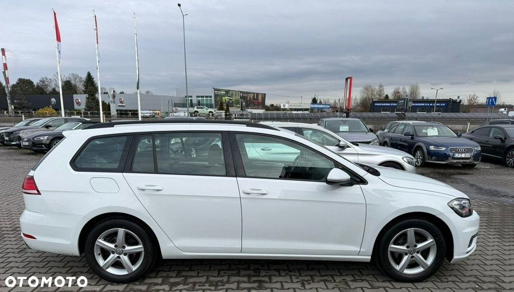 Volkswagen Golf - 9