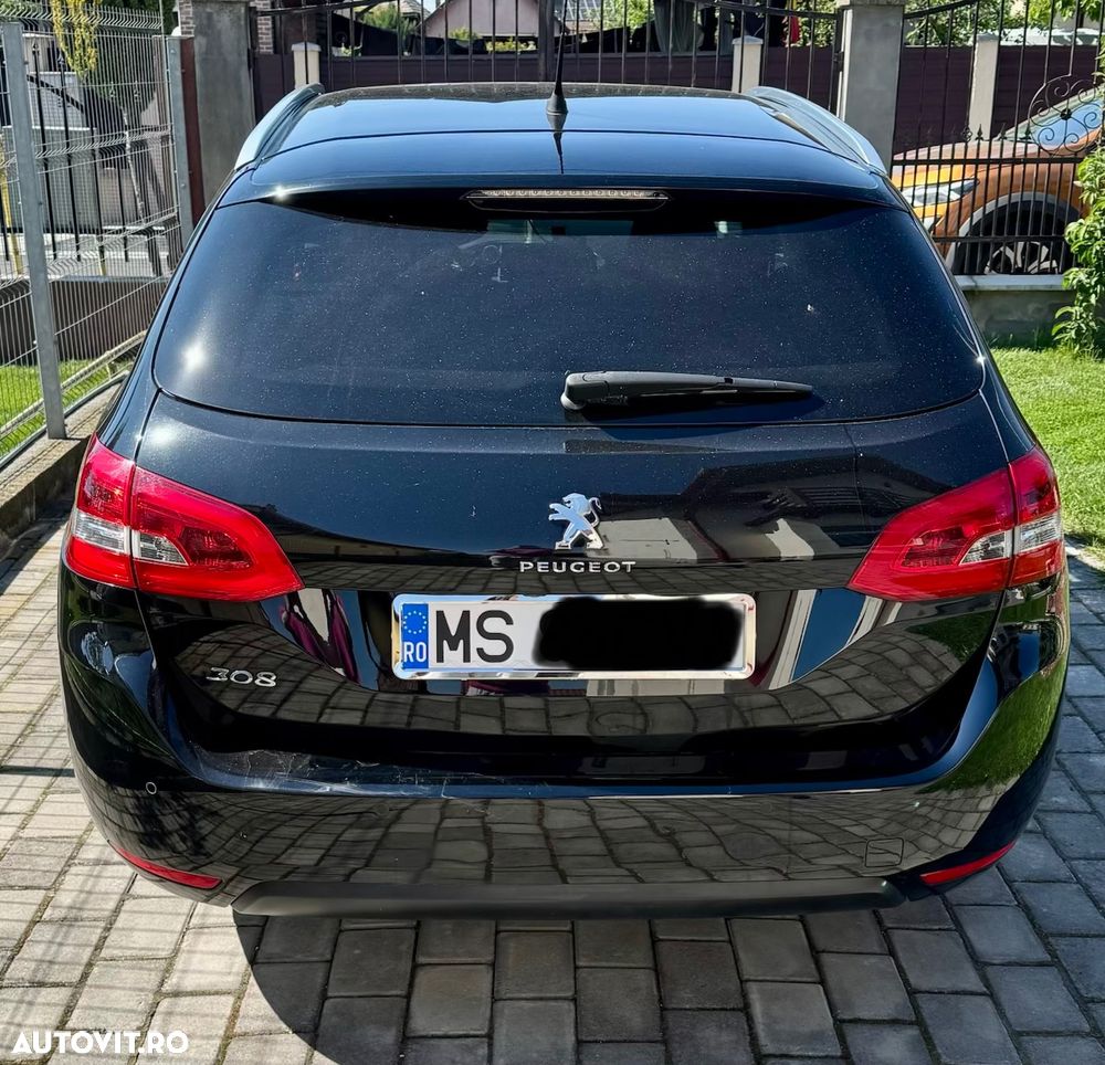 Peugeot 308 1.2 L PureTech Turbo Allure Aut. - 5