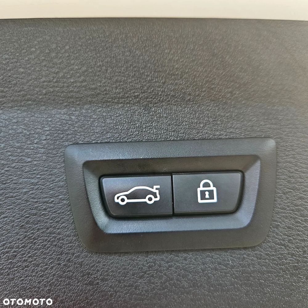 BMW X1 xDrive20i M Sport - 35