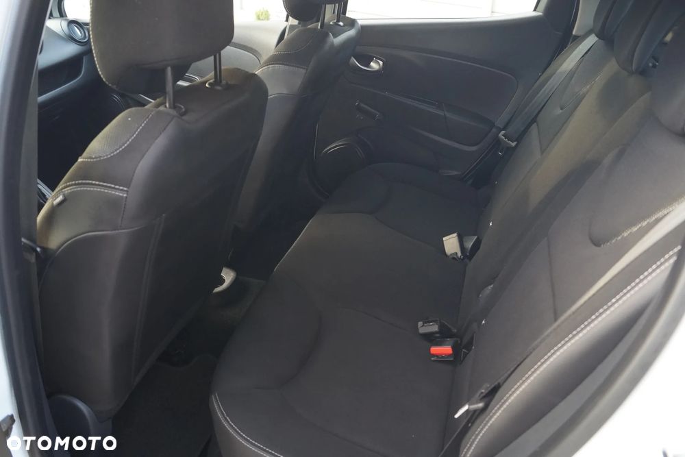 Renault Clio 1.2 16V 75 LIMITED - 26
