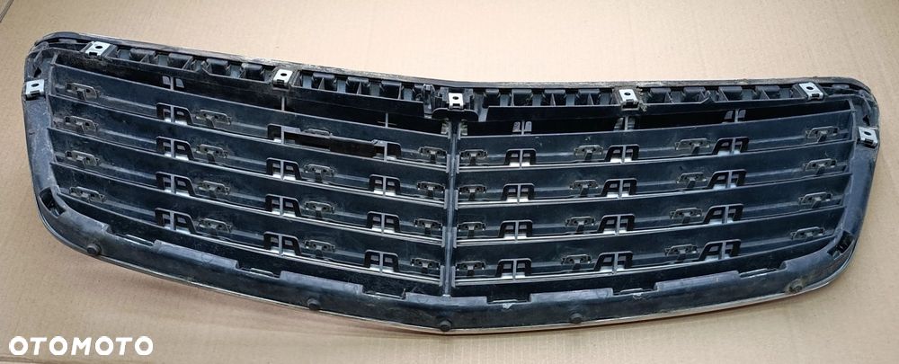 W221 grill atrapa stan bdb bez uszkodzeń oryginał S klasa Mercedes - 2