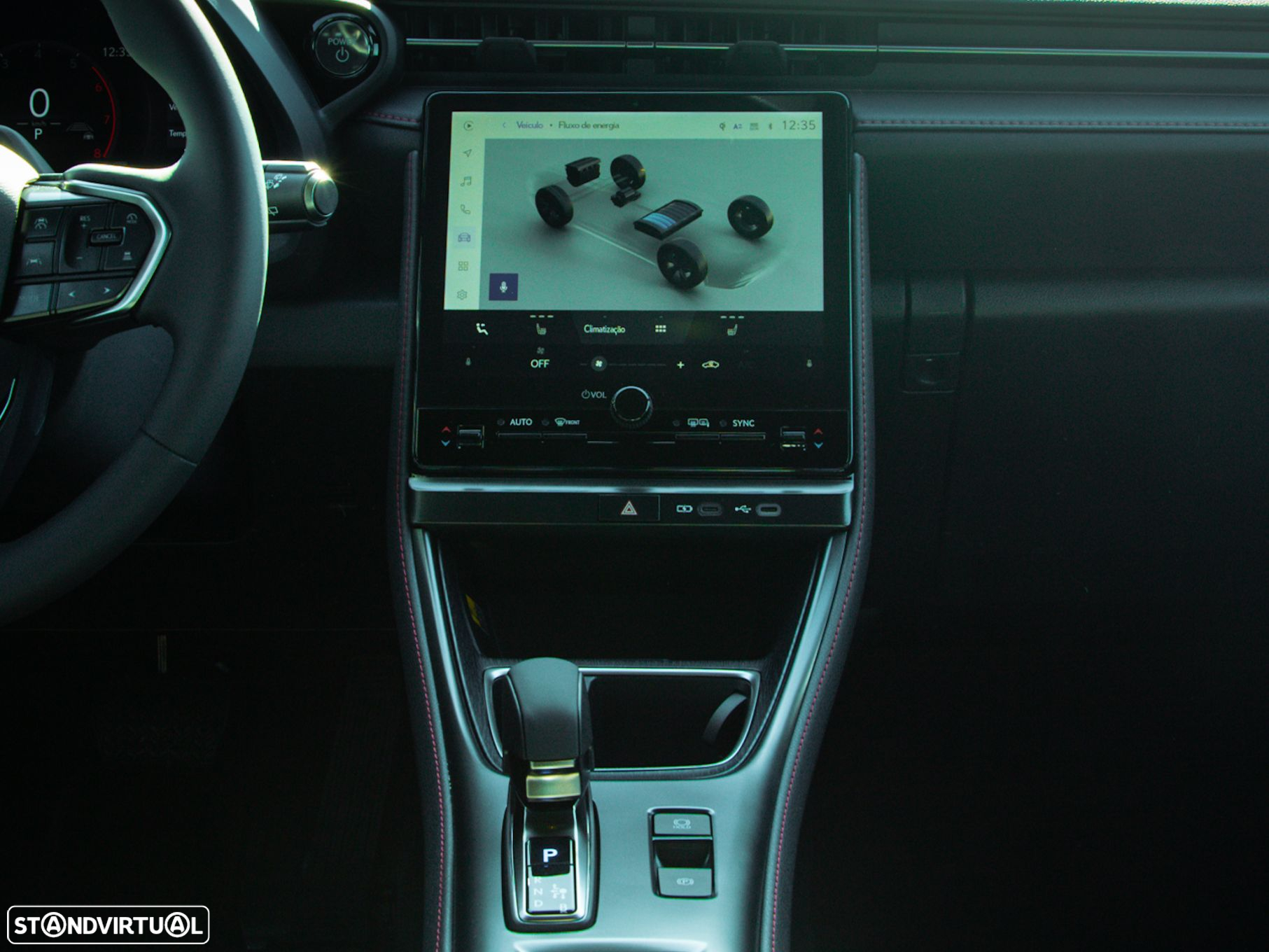 Lexus LBX - 11