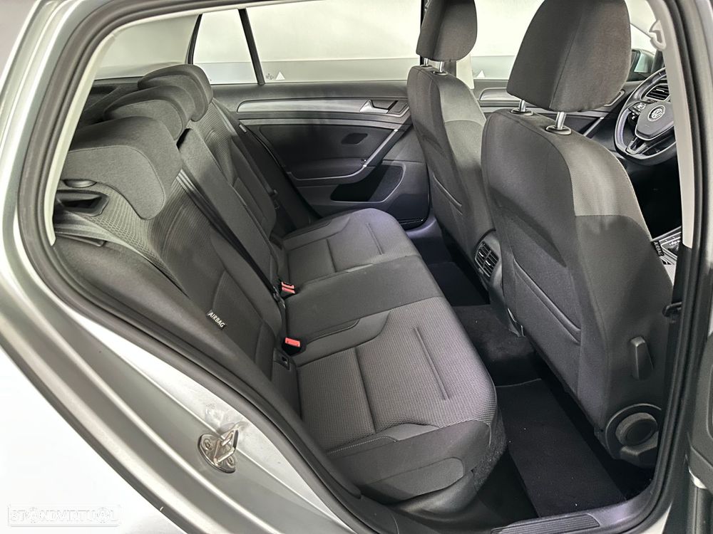 VW e-Golf AC/DC - 32