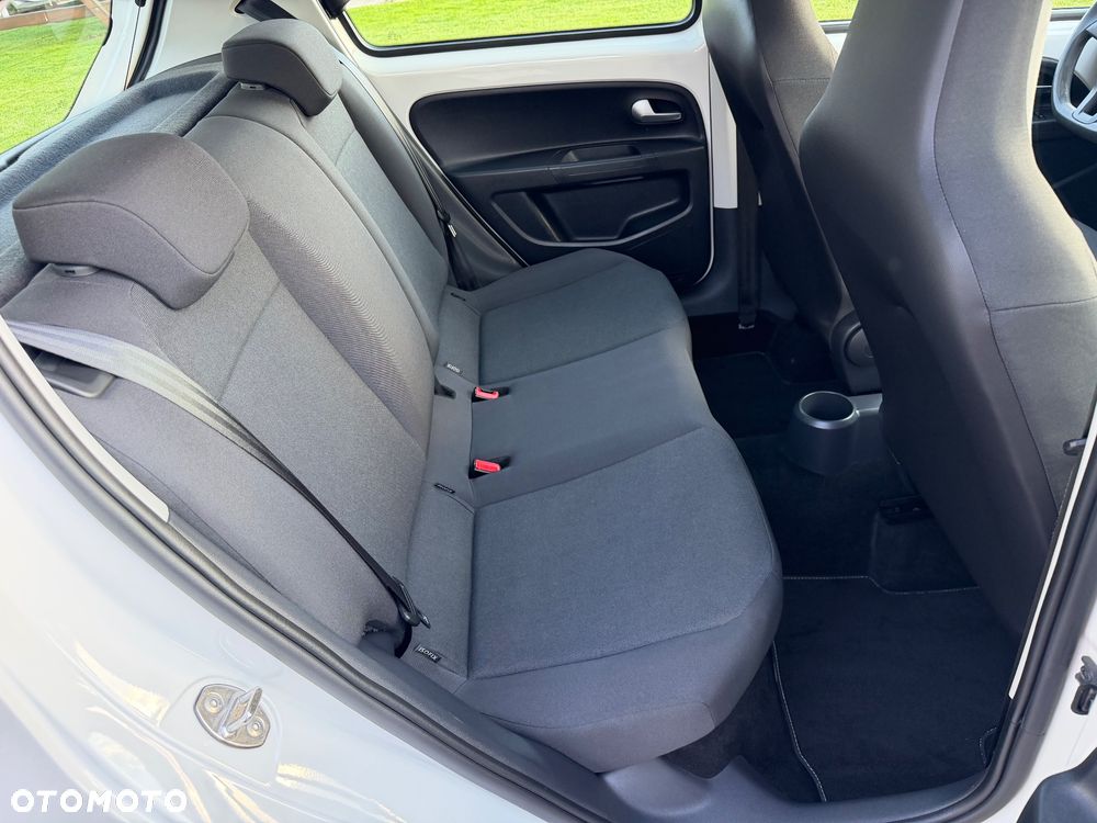 Volkswagen up! Standard - 11