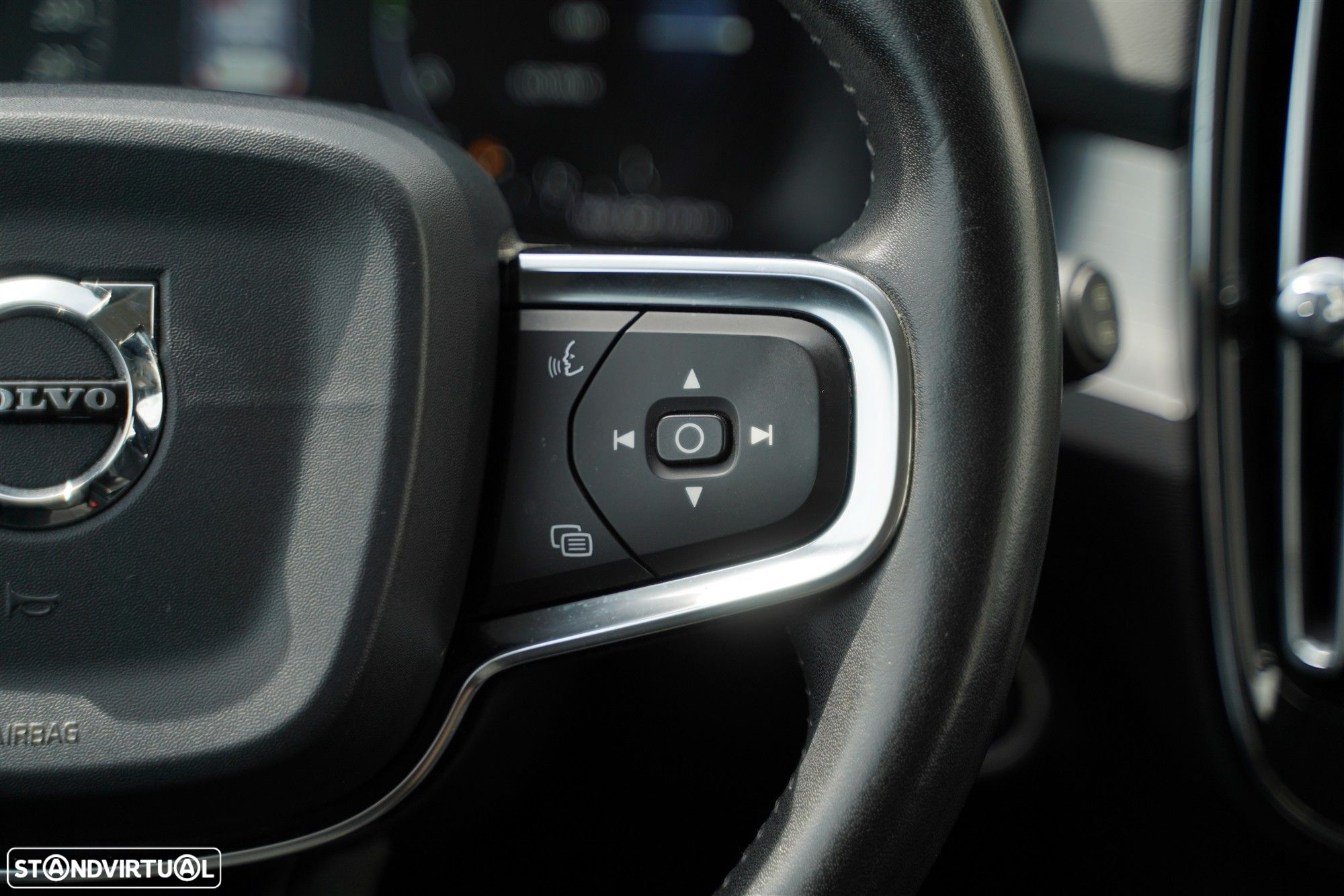 Volvo XC 40 2.0 D3 Momentum - 19