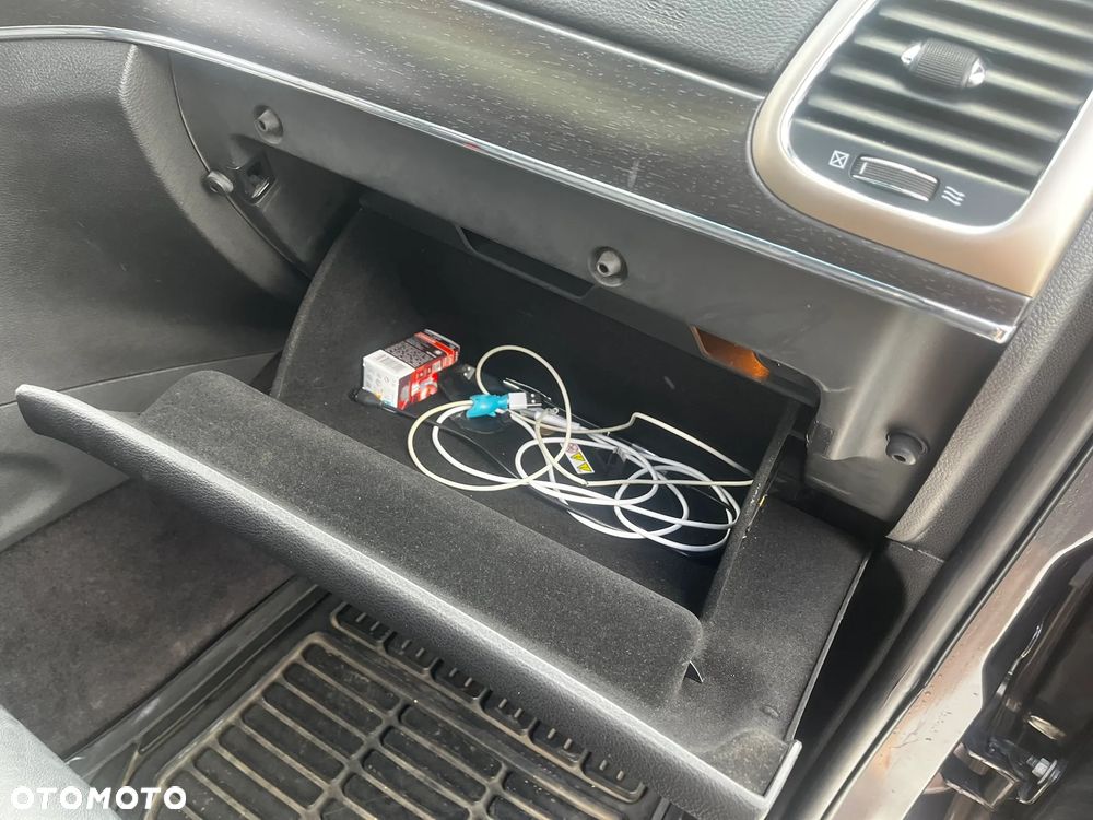 Jeep Grand Cherokee - 24