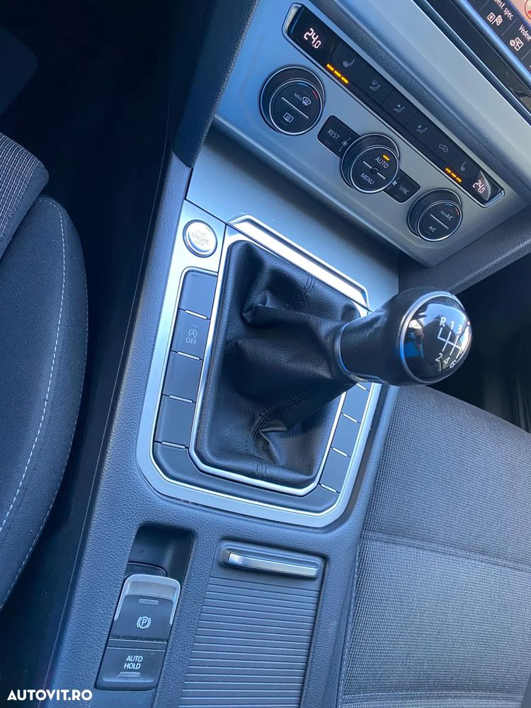 Volkswagen Passat - 22