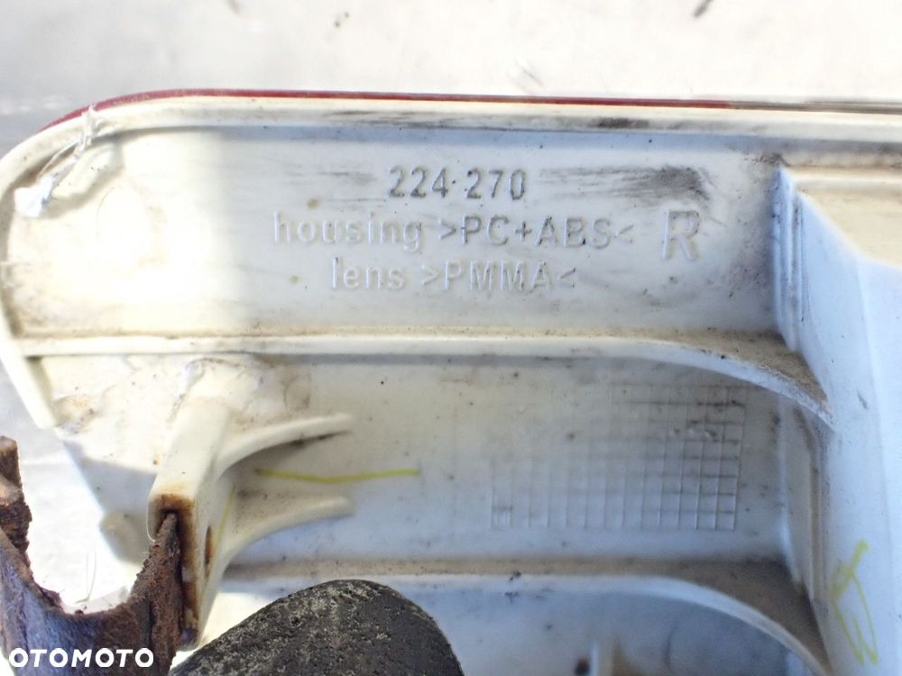 LAMPA PRAWA TYLNA W ZDERZAKU CHRYSLER PT CRUISER 2.4 LIFT 05116068AC - 6