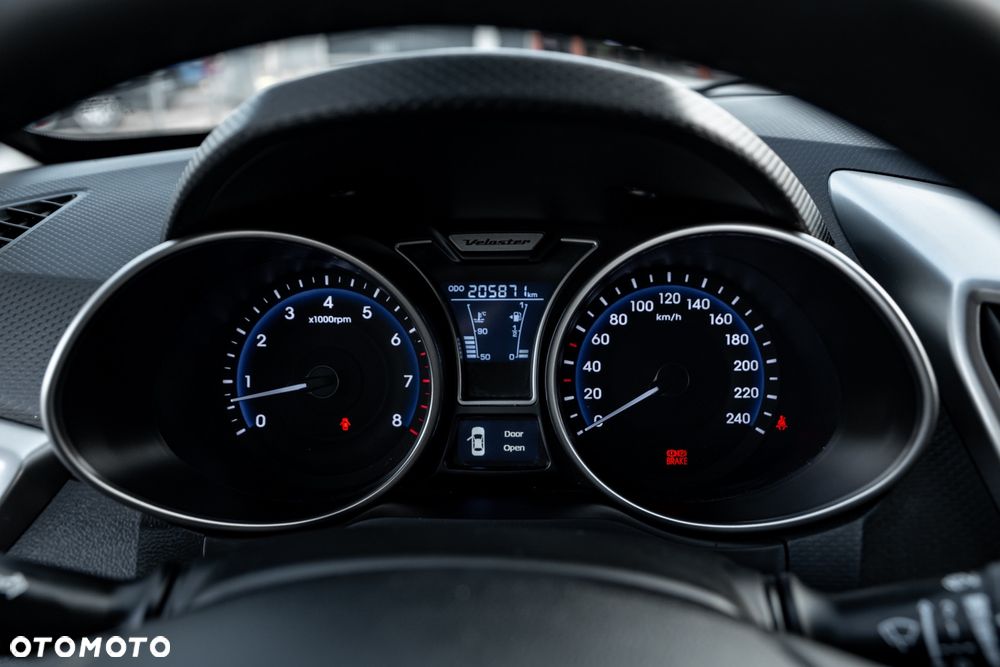 Hyundai Veloster 1.6 Premium - 23