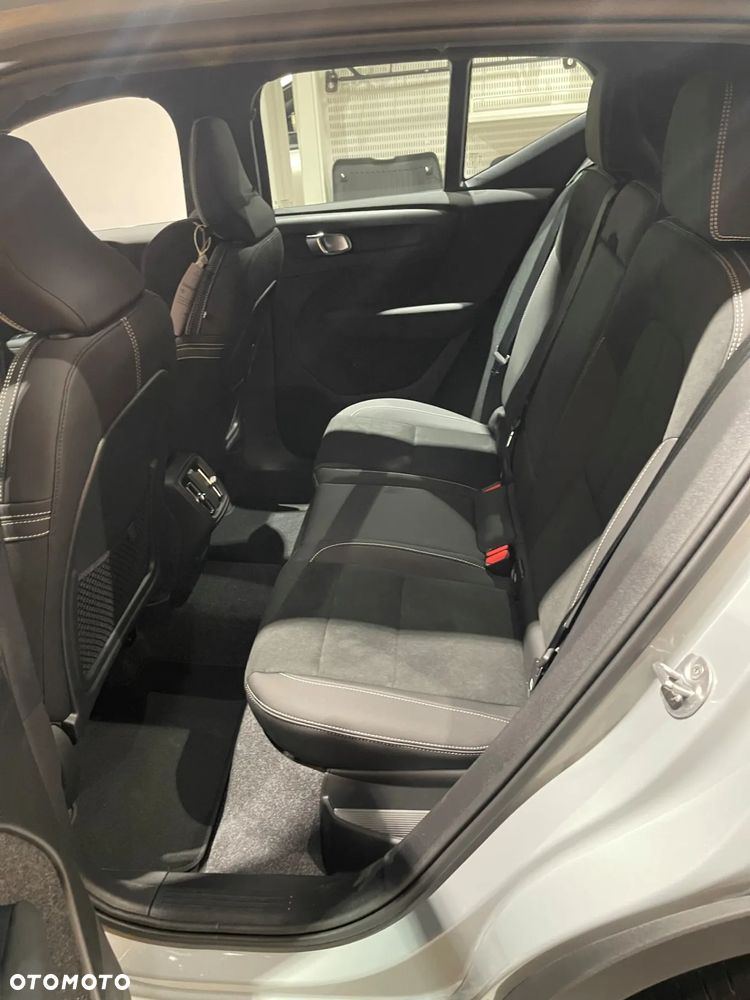 Volvo XC 40 B3 Plus Dark - 15