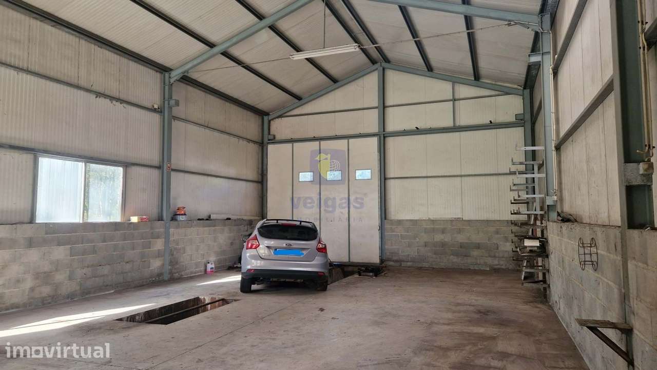 Armazém sito em Arrabal a cerca de 12 kms de Leiria e 15 kms de Fátima - Grande imagem: 5/20