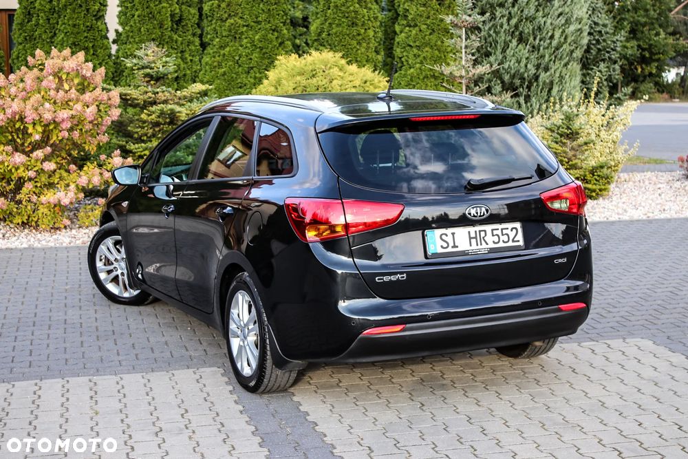 Kia Ceed 1.6 CRDi 128 ISG SW Vision - 8