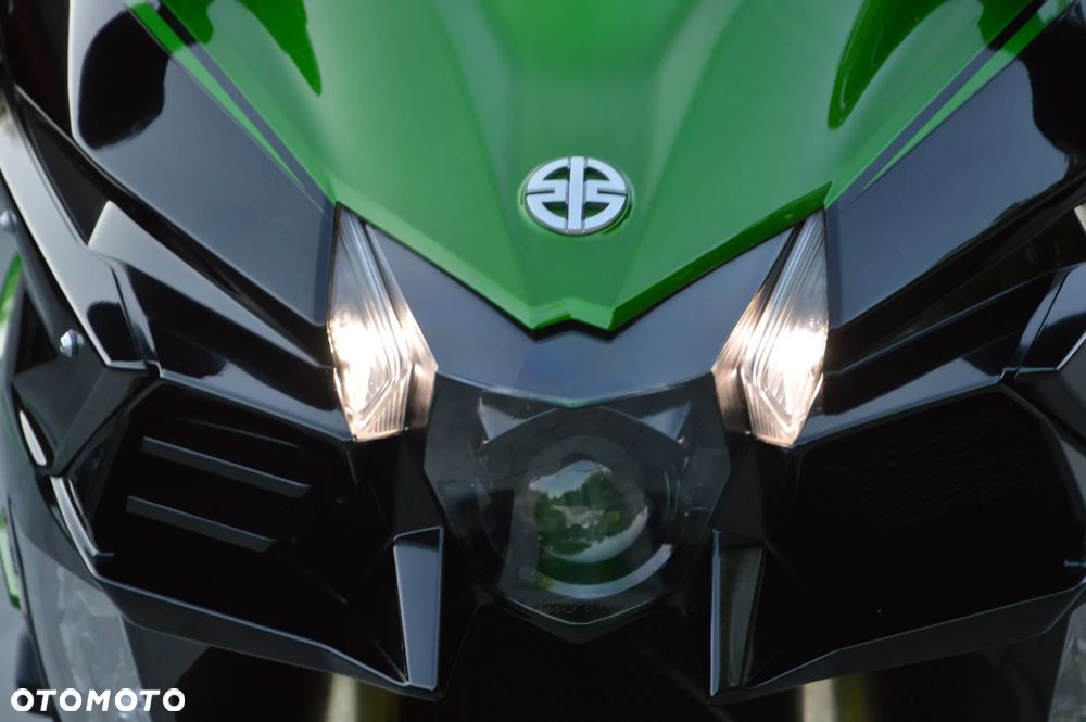 Kawasaki Ninja H2 SX - 27