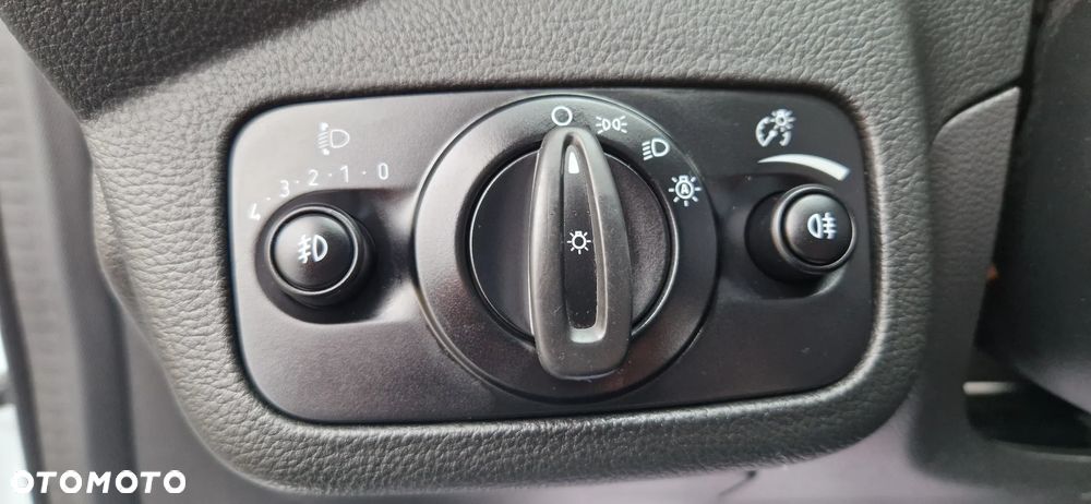 Ford Kuga 2.0 TDCi 4x2 Titanium - 15