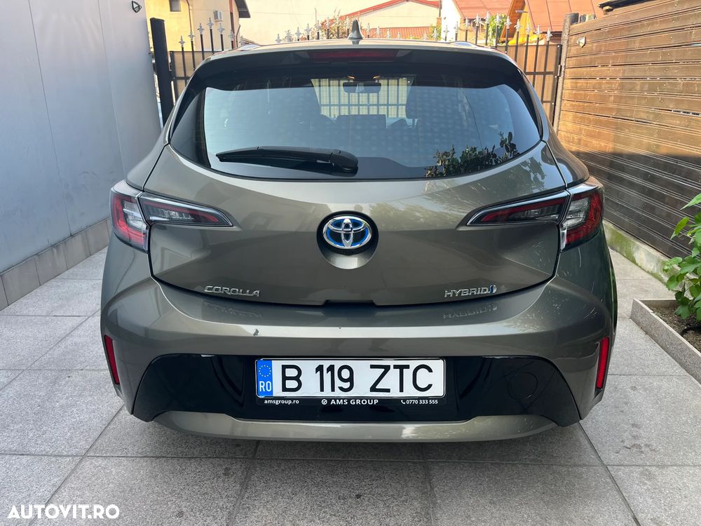 Toyota Corolla Sedan 1.8 HSD Dynamic - 11