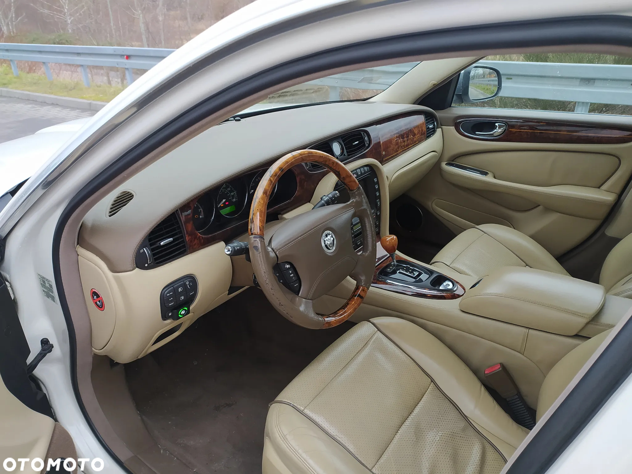 Jaguar XJ - 26