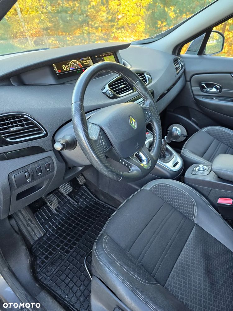 Renault Grand Scenic - 13