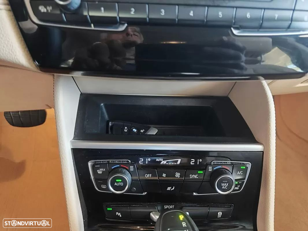 BMW 216 Active Tourer d Line Luxury Auto - 36