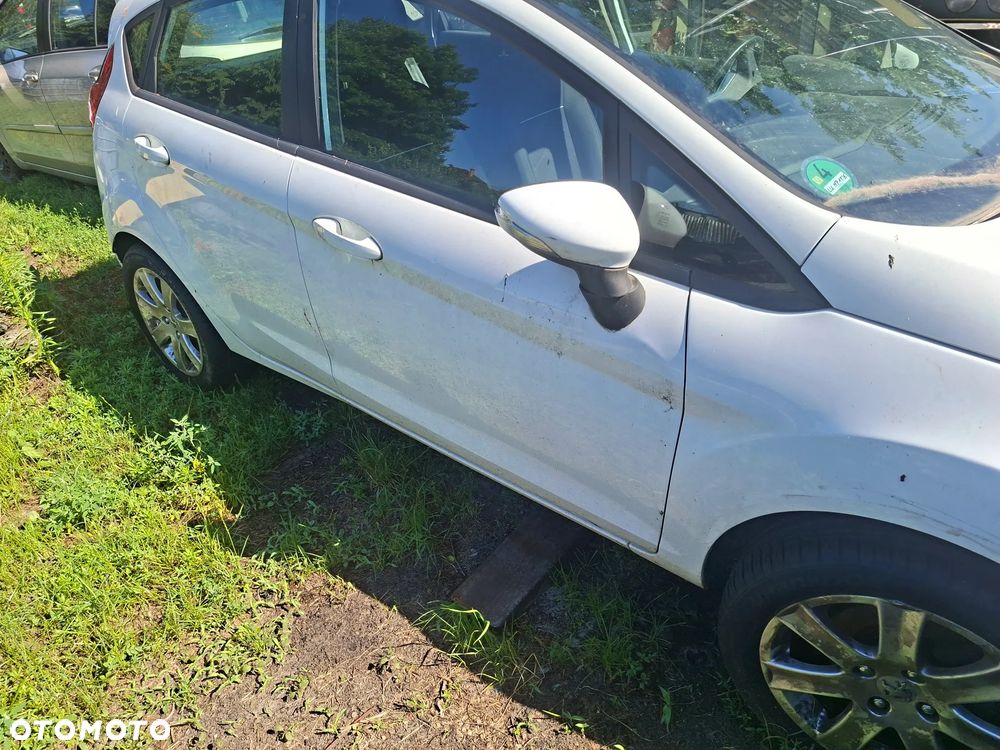 Ford Fiesta VII Mk7 15r maska zderzak drzwi klapa kolor hc lewa - 2