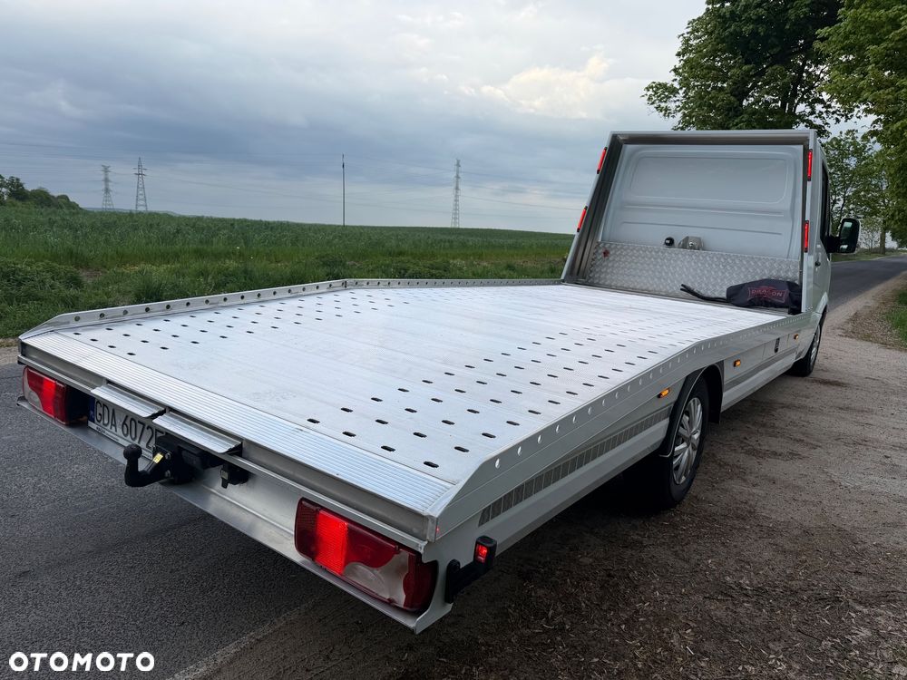 Mercedes-Benz Sprinter - 24