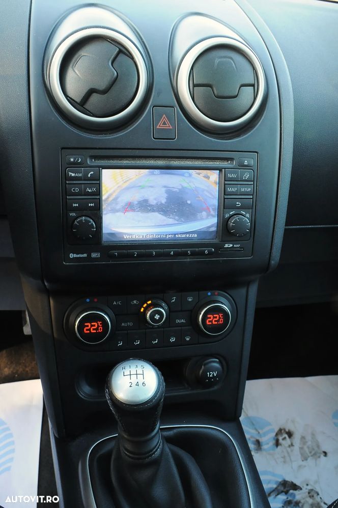 Nissan Qashqai 2.0 DCI 4 x 4 DPF tekna - 11