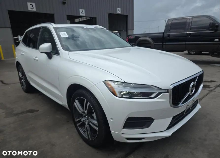 Volvo XC 60 T5 AWD Momentum - 2