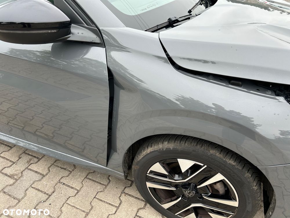 Peugeot 208 - 30