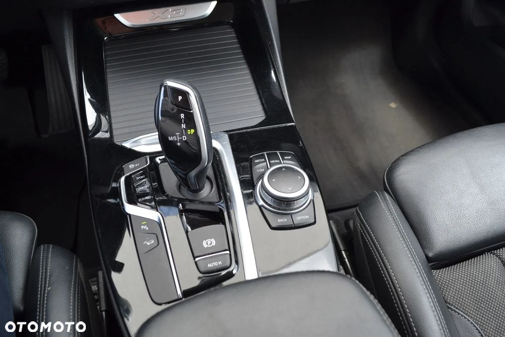 BMW X3 xDrive20i GPF Advantage - 11
