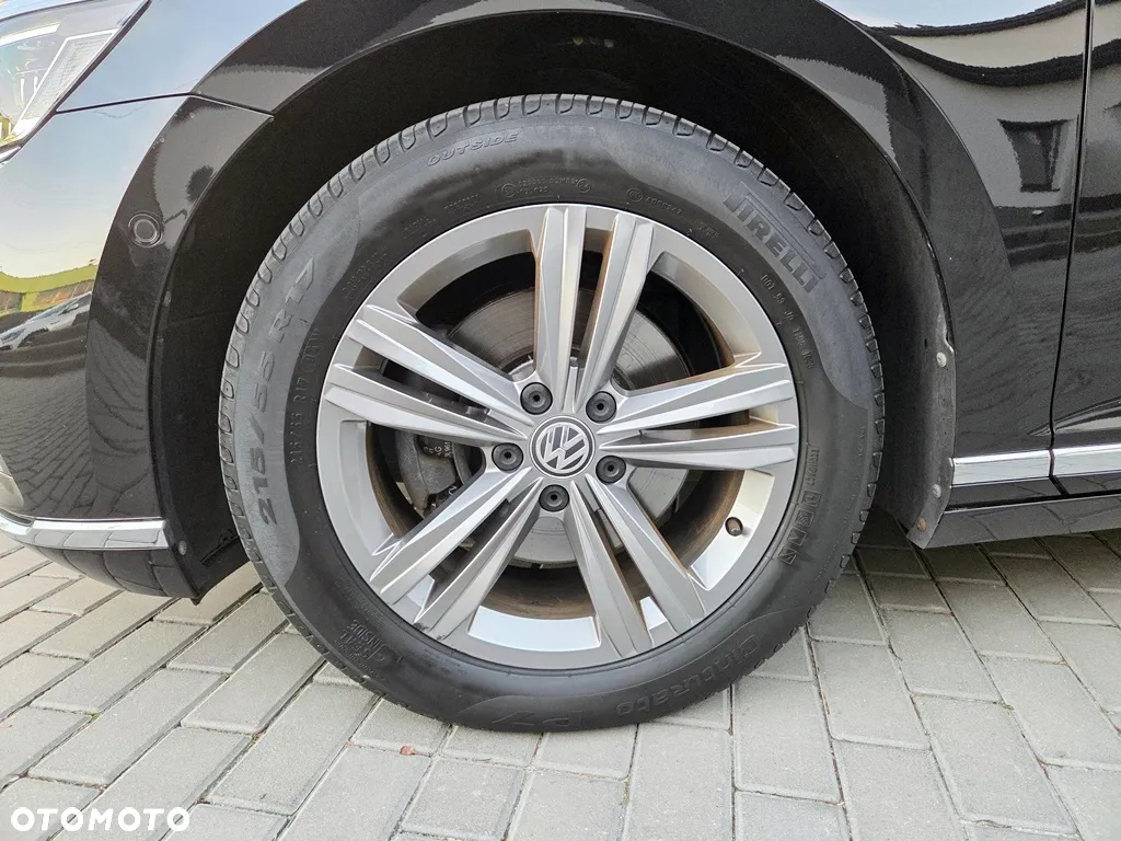 Volkswagen Passat - 13