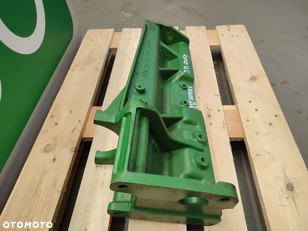 Wspornik podstawy wydechu L213284 John Deere 6215 R - 8