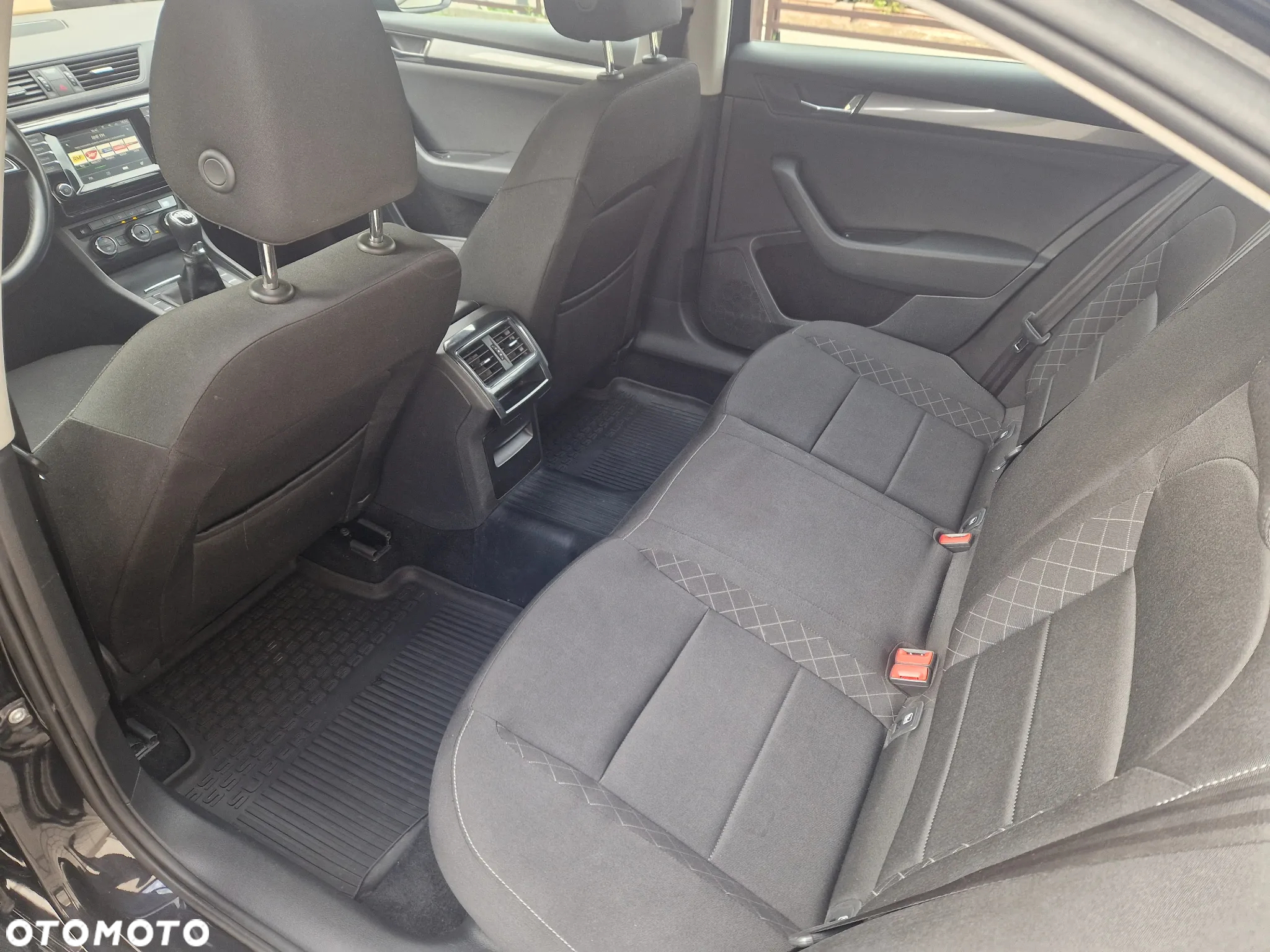 Skoda Superb 1.4 TSI ACT Active - 8